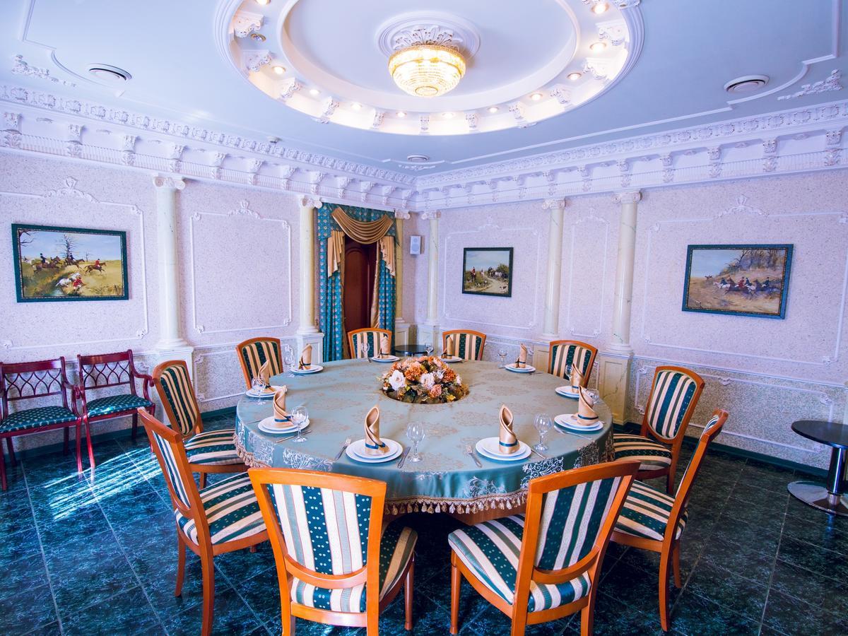 Versal Hotel Βίνιτσα Εξωτερικό φωτογραφία